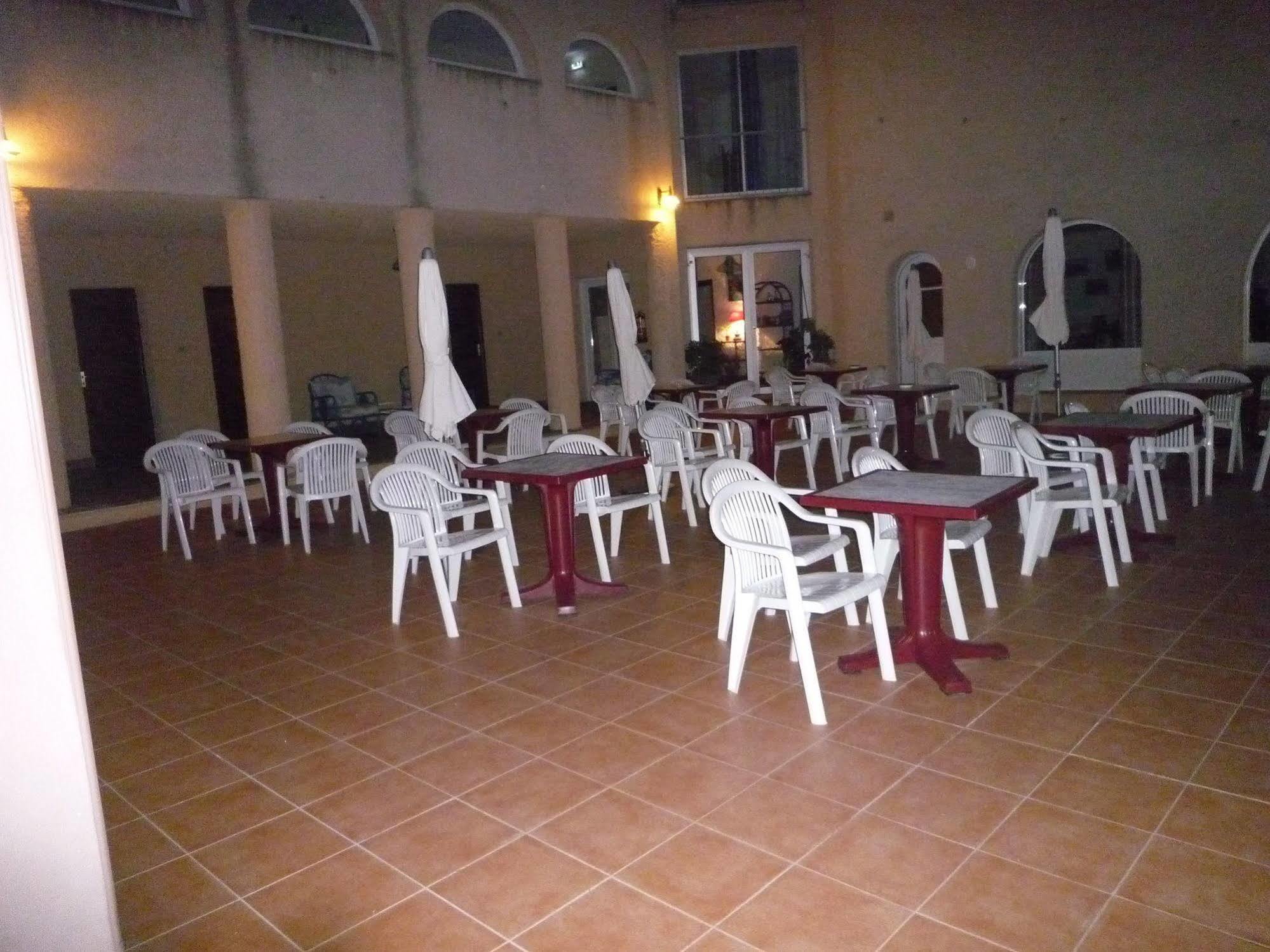 Hotel Cinque Arcate Galeria  Bagian luar foto